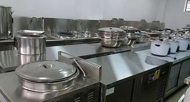 上海高價回收二手廚房物資，飯店設備，火鍋店桌椅